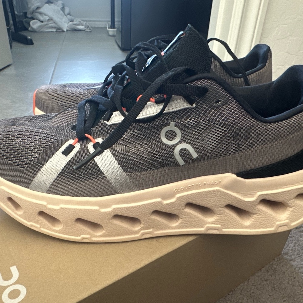 On Cloud Eclipse Men’s size 11